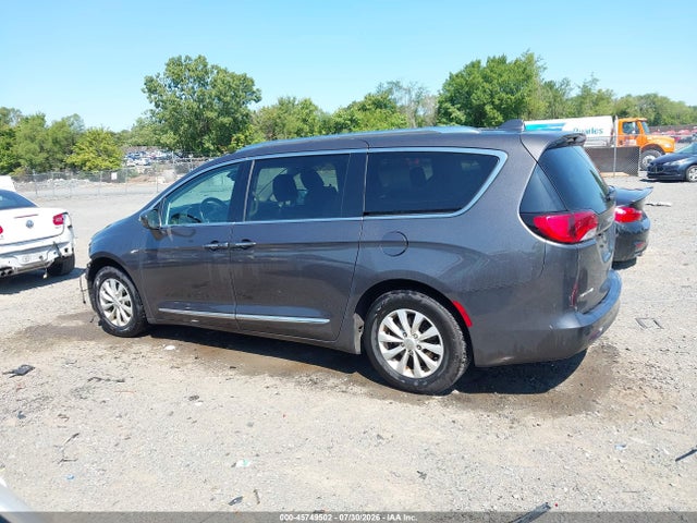 45749502 :رقم المزاد ، 2C4RC1BG5JR229098 vin ، 2018 Chrysler Pacifica Touring L مزاد بيع