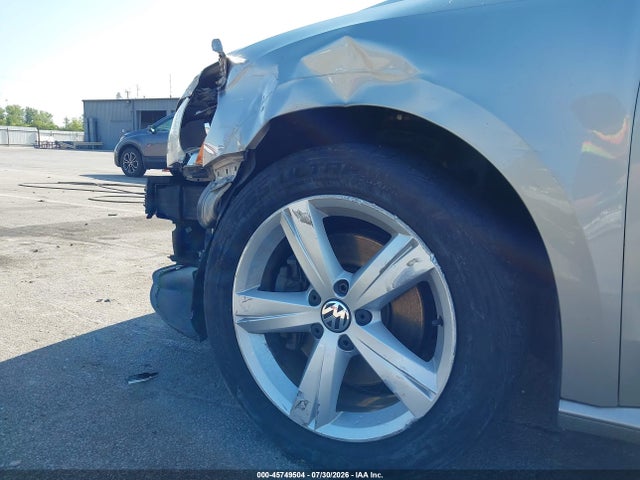 Aukcja sprzedaży 2013 Volkswagen Passat 2.0l Tdi Se, vin: 1VWBN7A35DC043682, numer aukcji: 45749504