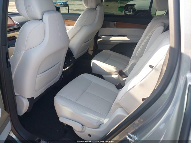 1GYC3KML5TZ706640 Cadillac Vistiq Luxury