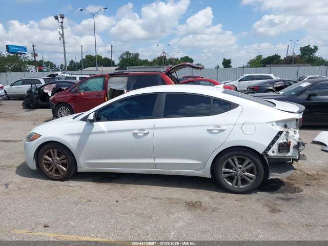 Продажа на аукционе авто 2018 Hyundai Elantra Sel, vin: 5NPD84LF9JH233929, номер лота: 45749607