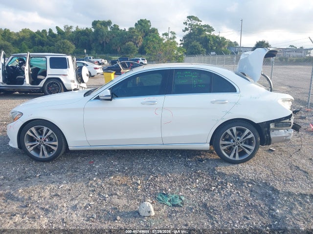 45749685 :رقم المزاد ، 55SWF4JBXHU220077 vin ، 2017 Mercedes-benz C 300 مزاد بيع
