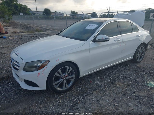 45749685 :رقم المزاد ، 55SWF4JBXHU220077 vin ، 2017 Mercedes-benz C 300 مزاد بيع