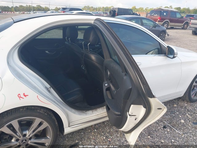 45749685 :رقم المزاد ، 55SWF4JBXHU220077 vin ، 2017 Mercedes-benz C 300 مزاد بيع