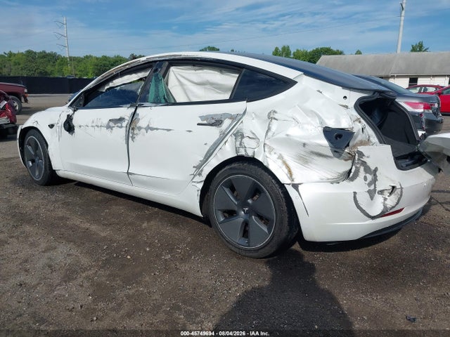 2021 Tesla Model 3 Standard Range Plus Rear-wheel Drive მანქანა იყიდება აუქციონზე, vin: 5YJ3E1EA6MF060605, აუქციონის ნომერი: 45749694