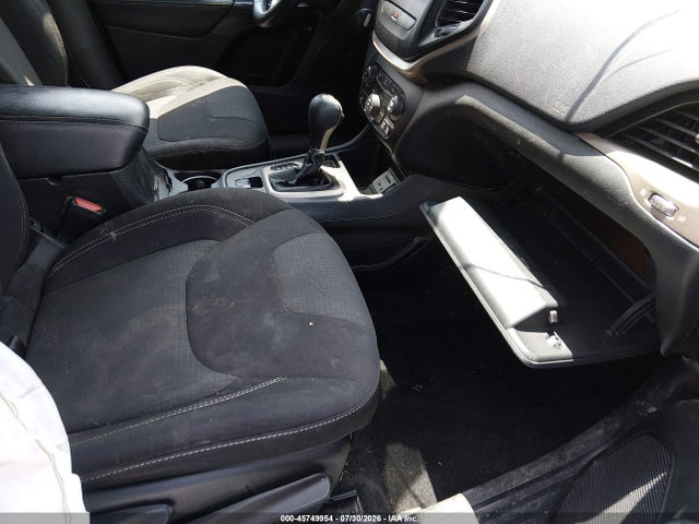 2015 Jeep Cherokee Latitude მანქანა იყიდება აუქციონზე, vin: 1C4PJLCB1FW694651, აუქციონის ნომერი: 45749954