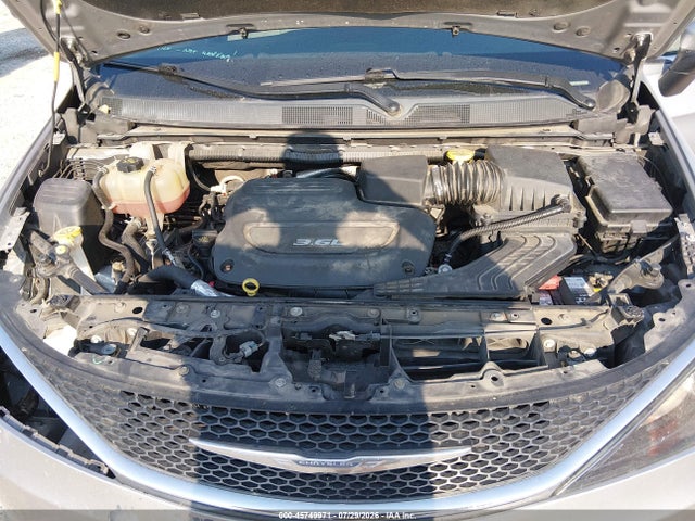 Chrysler Pacifica Touring 2017 2C4RC1DG3HR501400 Image 10