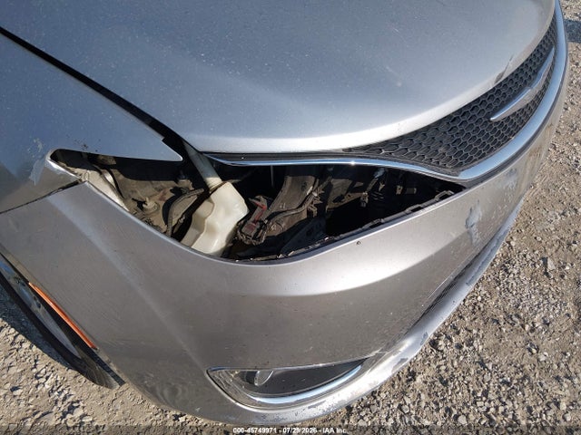 Chrysler Pacifica Touring 2017 2C4RC1DG3HR501400 Image 19