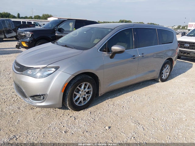 Chrysler Pacifica Touring 2017 2C4RC1DG3HR501400 Image 2