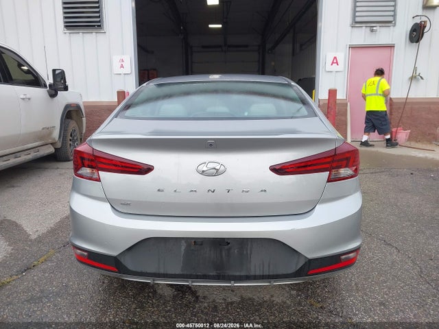 45750012 :رقم المزاد ، 5NPD74LF4LH613430 vin ، 2020 Hyundai Elantra Se مزاد بيع