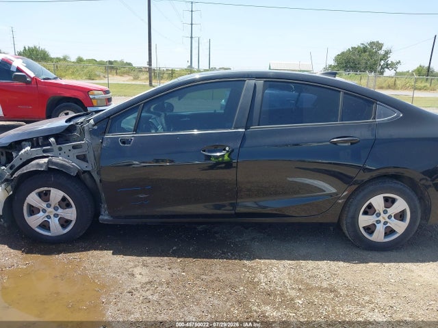 45750022 :رقم المزاد ، 1G1BC5SM3J7239055 vin ، 2018 Chevrolet Cruze Ls Auto مزاد بيع