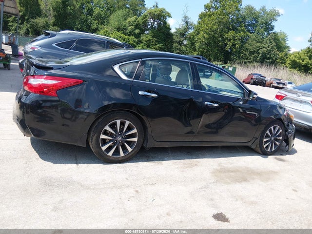 2017 Nissan Altima 2.5 Sl მანქანა იყიდება აუქციონზე, vin: 1N4AL3APXHC144664, აუქციონის ნომერი: 45750174