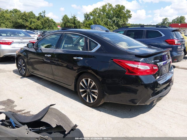 2017 Nissan Altima 2.5 Sl მანქანა იყიდება აუქციონზე, vin: 1N4AL3APXHC144664, აუქციონის ნომერი: 45750174