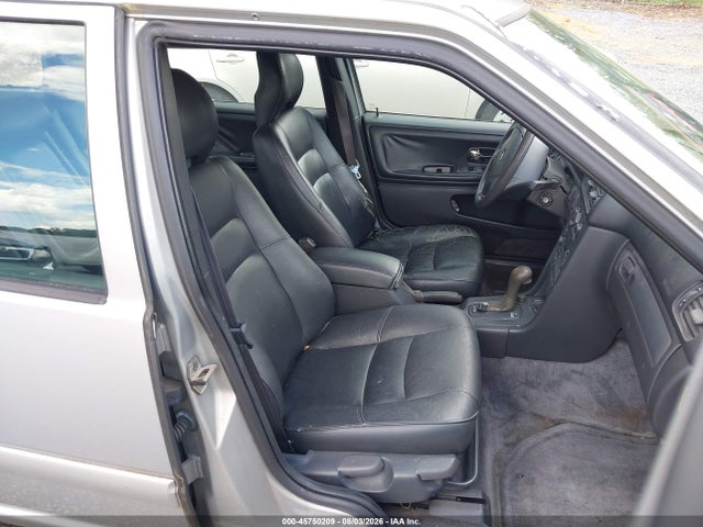 Продажа на аукционе авто 1998 Volvo V70, vin: YV1LW5577W3474902, номер лота: 45750209