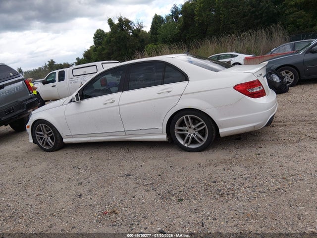 45750277 :رقم المزاد ، WDDGF4HB6DR276135 vin ، 2013 Mercedes-benz C 250 Sport مزاد بيع