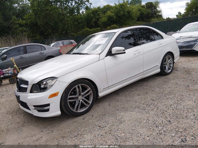 45750277 :رقم المزاد ، WDDGF4HB6DR276135 vin ، 2013 Mercedes-benz C 250 Sport مزاد بيع