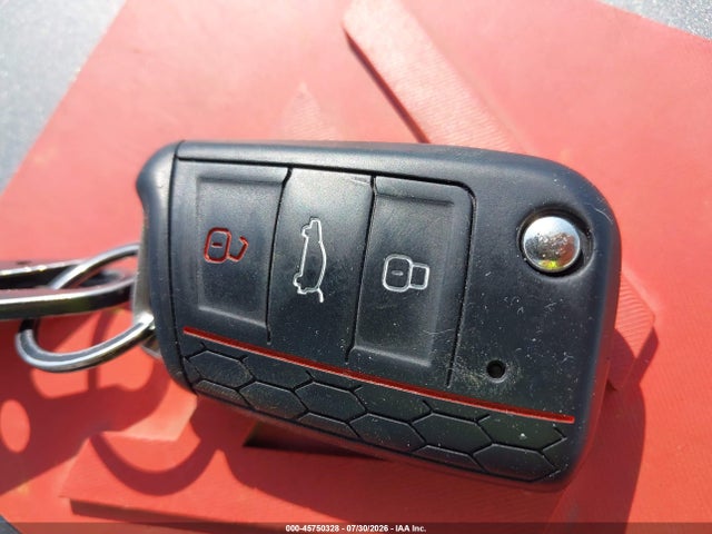 Продажа на аукционе авто 2015 Volkswagen Golf R 4-door, vin: WVWLF7AU9FW233449, номер лота: 45750328