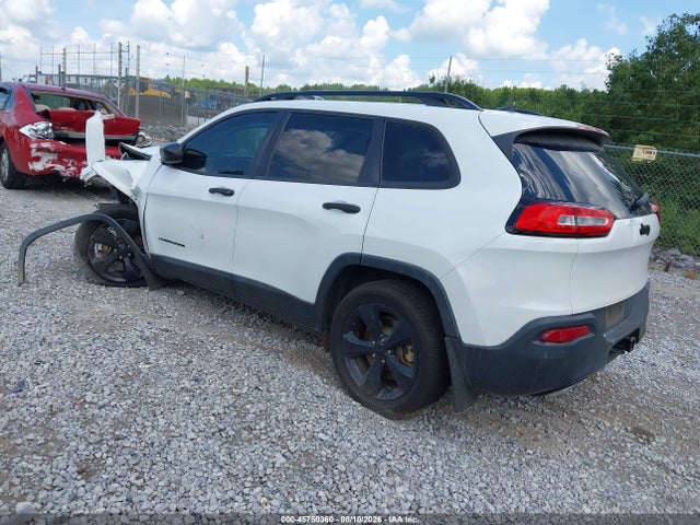 1C4PJLAS7HW572723 Jeep Cherokee Altitude