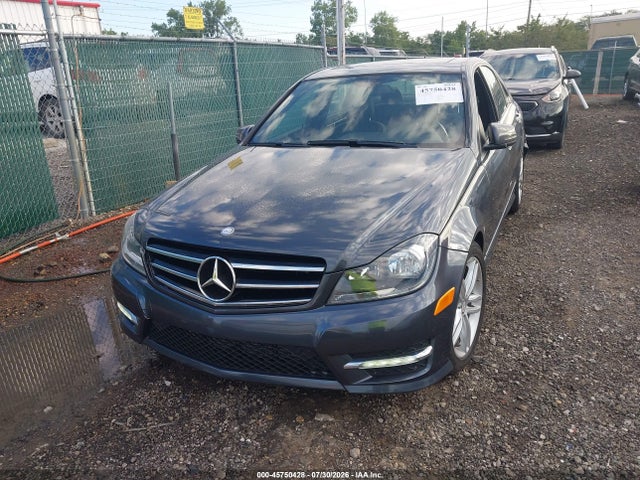 2014 Mercedes-benz C 250 Sport მანქანა იყიდება აუქციონზე, vin: WDDGF4HB2EA959109, აუქციონის ნომერი: 45750428
