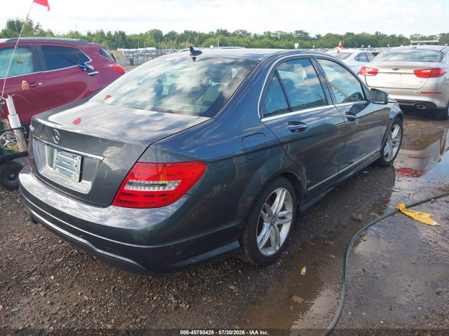 2014 Mercedes-benz C 250 Sport მანქანა იყიდება აუქციონზე, vin: WDDGF4HB2EA959109, აუქციონის ნომერი: 45750428