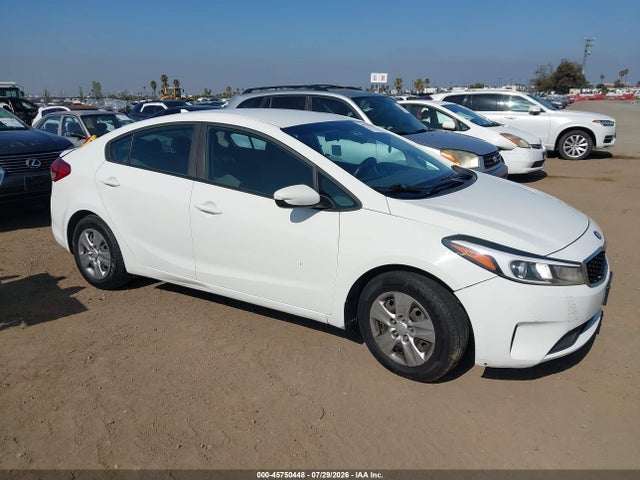 KIA FORTE LX 2018 3KPFK4A70JE211117 Image 1