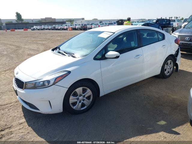 KIA FORTE LX 2018 3KPFK4A70JE211117 Image 2