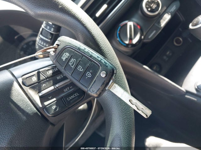 45750537 :رقم المزاد ، KM8K12AA0MU636064 vin ، 2021 Hyundai Kona Se مزاد بيع