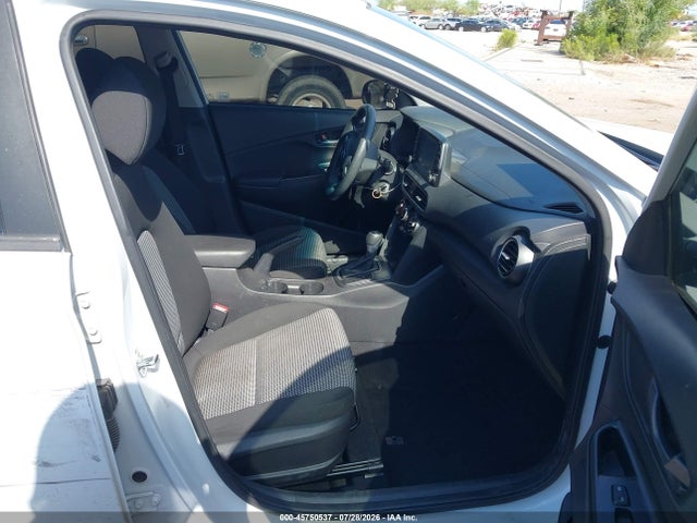 45750537 :رقم المزاد ، KM8K12AA0MU636064 vin ، 2021 Hyundai Kona Se مزاد بيع