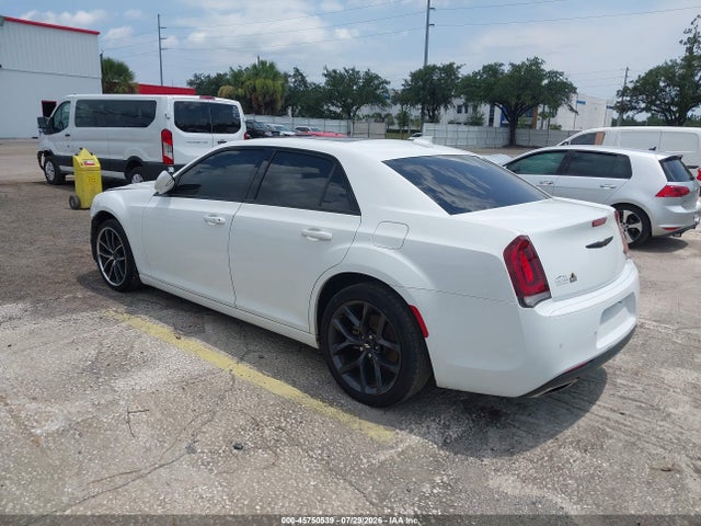 2022 Chrysler 300 S მანქანა იყიდება აუქციონზე, vin: 2C3CCABG7NH135231, აუქციონის ნომერი: 45750539