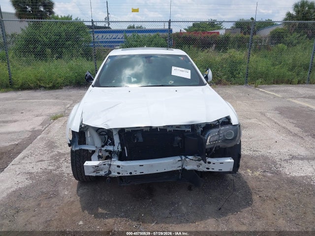 2022 Chrysler 300 S მანქანა იყიდება აუქციონზე, vin: 2C3CCABG7NH135231, აუქციონის ნომერი: 45750539