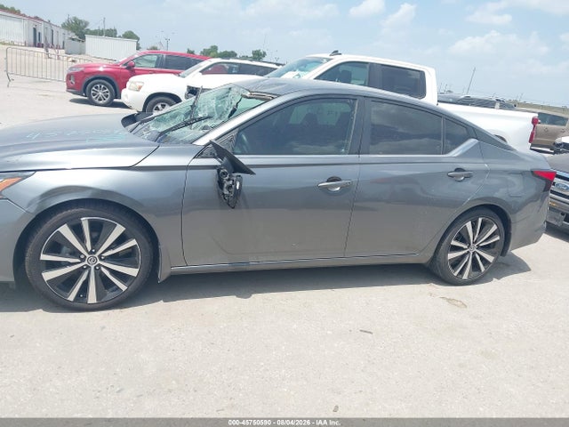 45750590 :رقم المزاد ، 1N4BL4CV8NN367937 vin ، 2022 Nissan Altima Sr Fwd مزاد بيع