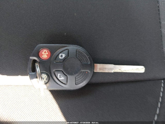 1FADP3F24JL327952 Ford FOCUS SE