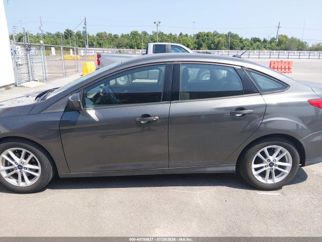 1FADP3F24JL327952 Ford FOCUS SE