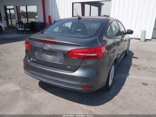 1FADP3F24JL327952 Ford FOCUS SE