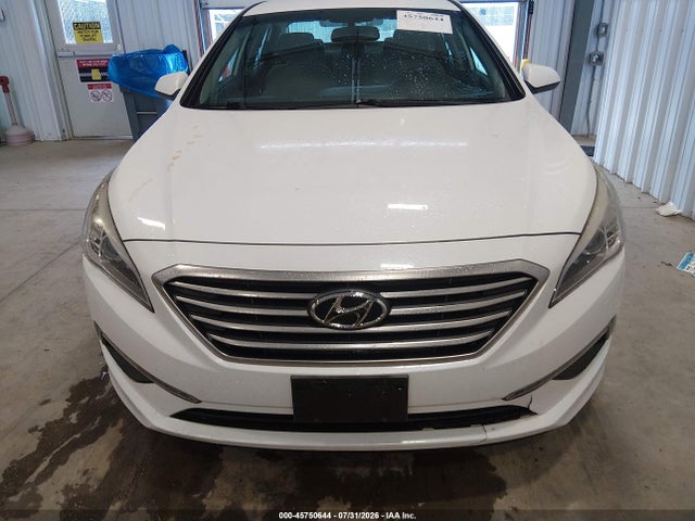 2015 Hyundai Sonata Se მანქანა იყიდება აუქციონზე, vin: 5NPE24AFXFH004417, აუქციონის ნომერი: 45750644