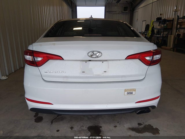 2015 Hyundai Sonata Se მანქანა იყიდება აუქციონზე, vin: 5NPE24AFXFH004417, აუქციონის ნომერი: 45750644