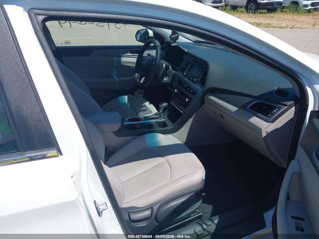 2015 Hyundai Sonata Se მანქანა იყიდება აუქციონზე, vin: 5NPE24AFXFH004417, აუქციონის ნომერი: 45750644