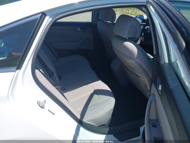 2015 Hyundai Sonata Se მანქანა იყიდება აუქციონზე, vin: 5NPE24AFXFH004417, აუქციონის ნომერი: 45750644