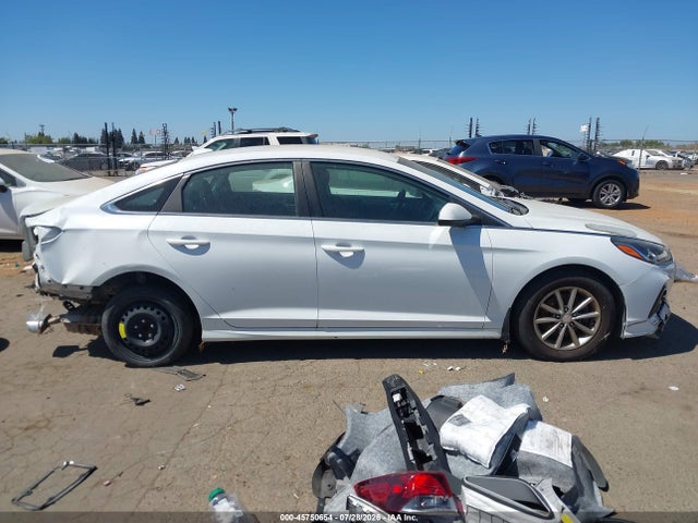 Hyundai SONATA SE 2019 5NPE24AF1KH738910 Image 14