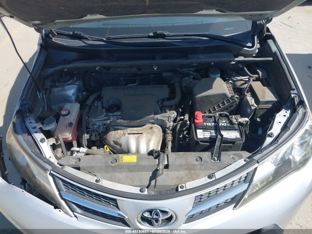 JTMWFREV5EJ009215 Toyota Rav4 Xle