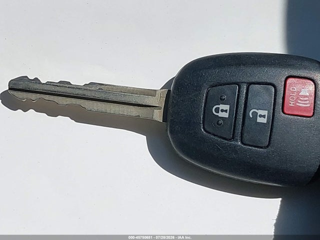 JTMWFREV5EJ009215 Toyota Rav4 Xle