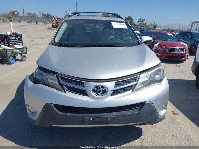 JTMWFREV5EJ009215 Toyota Rav4 Xle