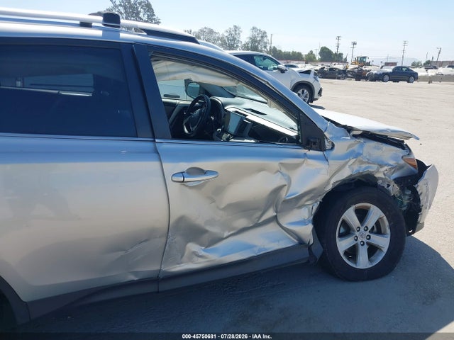 JTMWFREV5EJ009215 Toyota Rav4 Xle