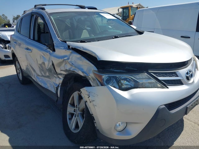 JTMWFREV5EJ009215 Toyota Rav4 Xle