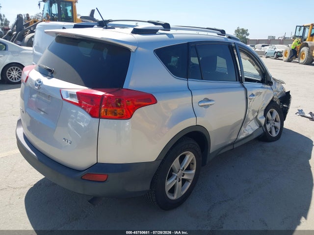 JTMWFREV5EJ009215 Toyota Rav4 Xle
