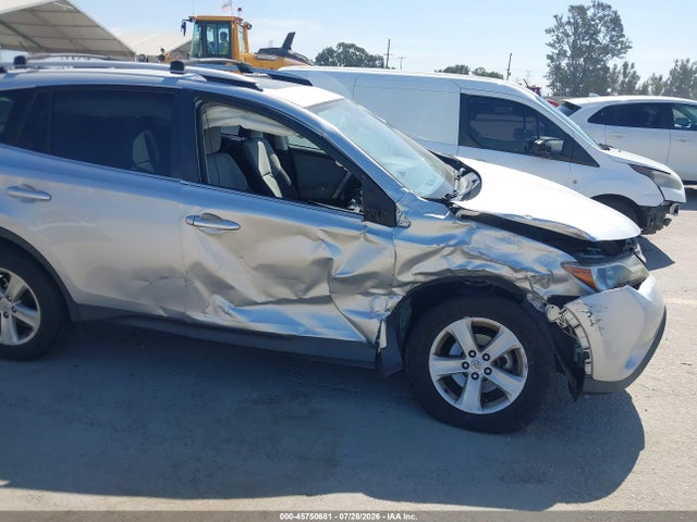 JTMWFREV5EJ009215 Toyota Rav4 Xle