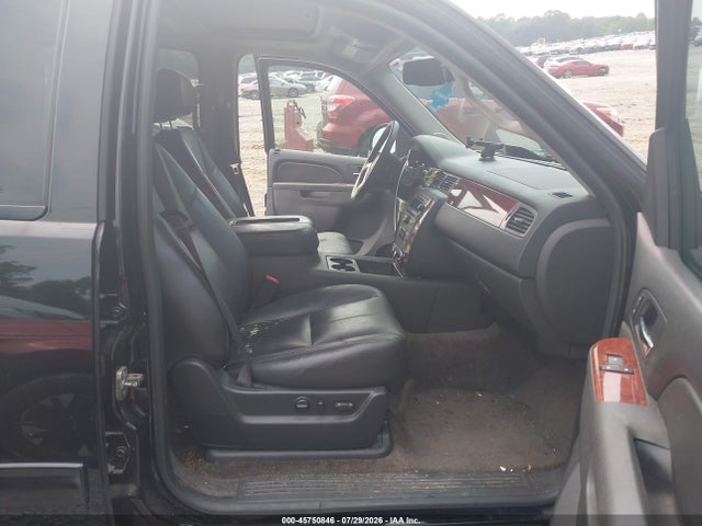 2013 Chevrolet Suburban Lt მანქანა იყიდება აუქციონზე, vin: 1GNSCJE05DR373543, აუქციონის ნომერი: 45750846