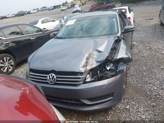 2013 Volkswagen Passat 2.5l Se მანქანა იყიდება აუქციონზე, vin: 1VWBP7A35DC082993, აუქციონის ნომერი: 45750850