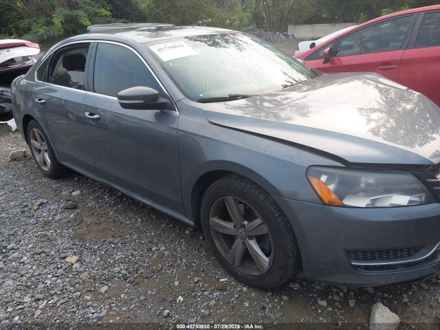 2013 Volkswagen Passat 2.5l Se მანქანა იყიდება აუქციონზე, vin: 1VWBP7A35DC082993, აუქციონის ნომერი: 45750850