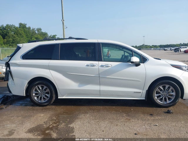 45750873 :رقم المزاد ، 5TDYRKEC6MS054302 vin ، 2021 Toyota Sienna Xle مزاد بيع