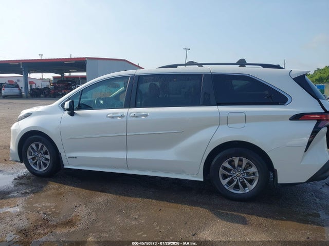 45750873 :رقم المزاد ، 5TDYRKEC6MS054302 vin ، 2021 Toyota Sienna Xle مزاد بيع